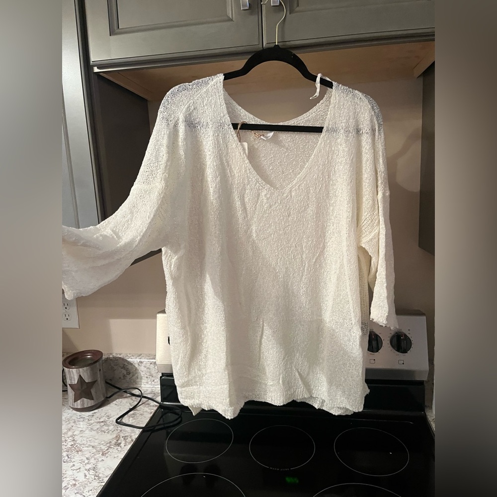 Wishlist, white Vneck sweater